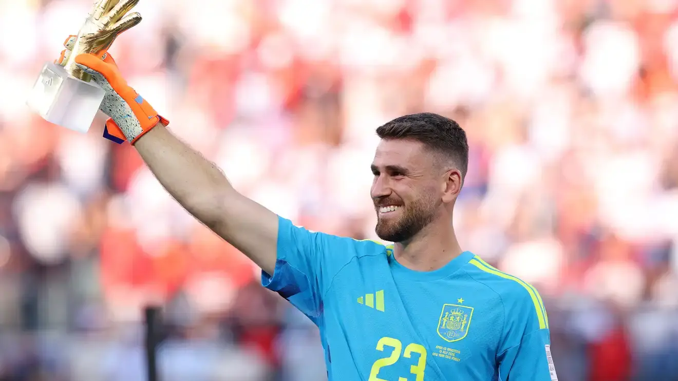 رودري أفضل لاعب في البطولة.. كوبارسي يحصد جائزة أفضل لاعب شاب وأوناي سيمون يتوج بالقفاز الذهبي