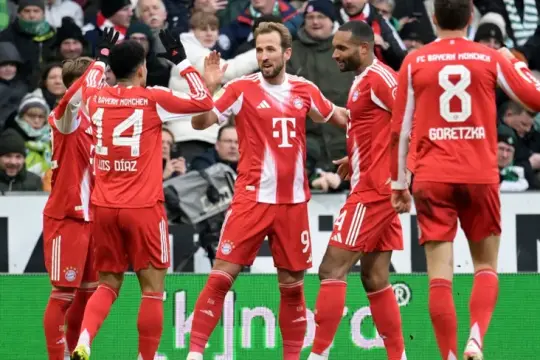 هاري كين يقود بايرن ميونيخ لفوز ساحق على فيردر بريمن بثلاثية