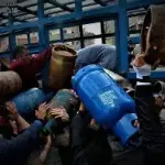 هيئة البترول بغزة: دخول 4 شاحنات غاز طهي لتوزيعها على آلاف المستفيدين