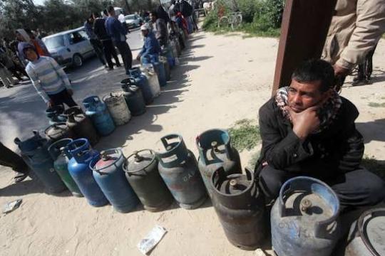 هيئة البترول بغزة تعلن دخول 4 شاحنات غاز طهي