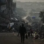 غارات إسرائيلية وقصف مدفعي متواصل على مناطق شرقي غزة