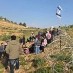 الاحتلال يقمع وقفة طلابية في مسافر يطا ويمنع وصول طلبة مدرسة “أم الخير” لمدرستهم