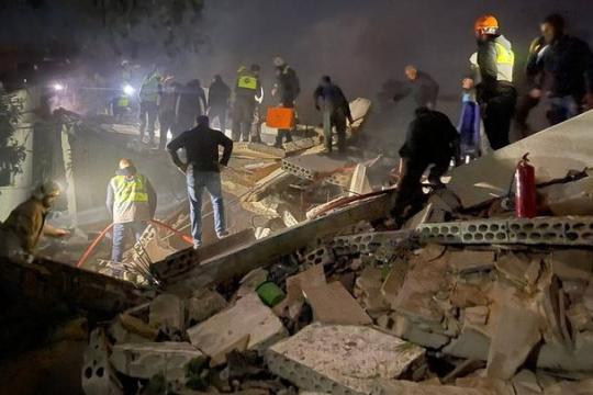 8 شهداء وجرحى إثر قصف إسرائيلي استهدف بلدة الغازية جنوب لبنان