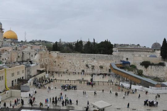 اتحاد مؤسسات القدس يدين عسكرة ساحة البراق بمراسم عسكرية للاحتلال