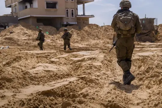 خرجوا من تحت الأنفاق.. إسرائيل تزعم القضاء على "خلية إرهابية" في رفح