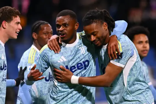 يوفنتوس يكتسح ساسولو بثلاثية نظيفة وروما وكومو يواصلان الانتصارات في الدوري الإيطالي