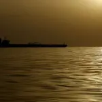 واشنطن توسّع عقوباتها على أسطول الظل الإيراني وتستهدف مكتب محاماة يونانياً