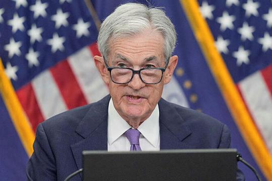 توقعات بتخفيض الفيدرالي الأميركي سعر الفائدة