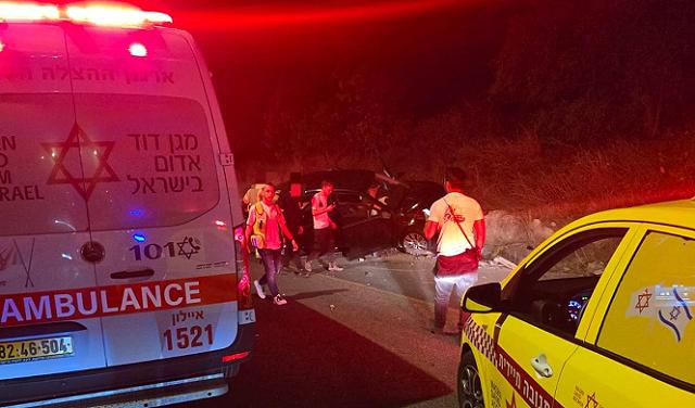 مصرع شاب وإصابة 3 آخرين في حادث سير بالداخل المحتل