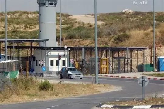 الاحتلال يغلق حاجز بيت إكسا العسكري شمال غربي القدس