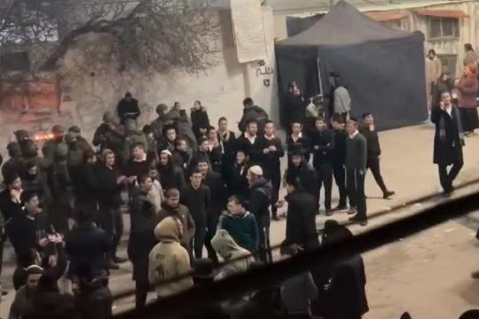 مستوطنون يقتحمون كفل حارس شمال غرب سلفيت ويعتدون على ممتلكات المواطنين