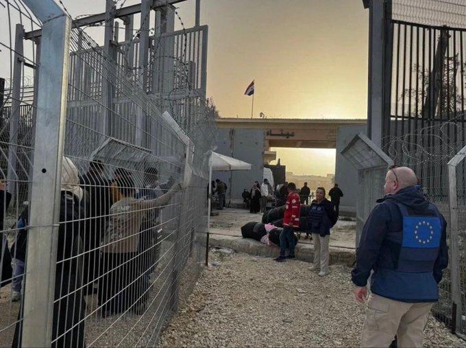 المعبر سيسمح بحركة محدودة للأشخاص فقط مع استمرار القيود الأمنية تحت إشراف الاتحاد الأوروبي