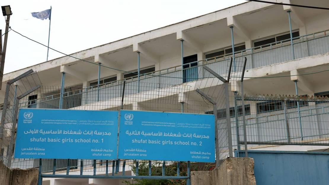 تفتيش المباني وأخذ قياسات هندسية داخل مدارس الوكالة شمال شرق القدس