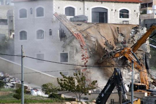 شؤون القدس: إخطارات هدم منازل في قلنديا تصعيد خطير يستهدف الوجود الفلسطيني في القدس