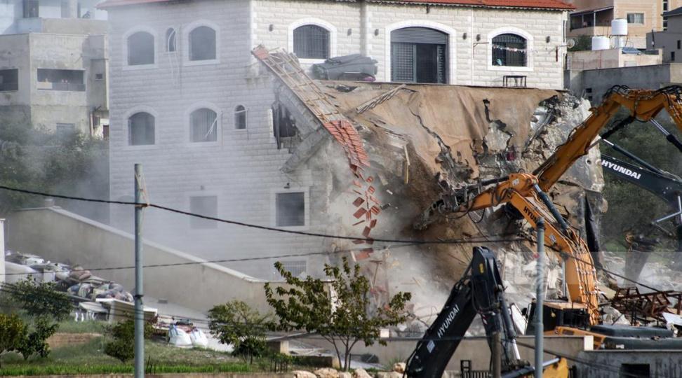 إخطار بهدم 7 منازل مأهولة شمال القدس خلال 21 يوماً يثير إدانات فلسطينية