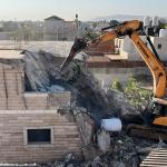 الاحتلال يهدم منزلين ومنشأة تجارية جنوب طولكرم