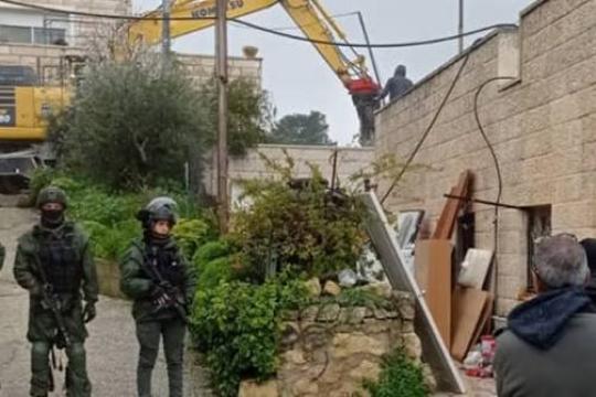 الاحتلال يجبر مقدسيين على هدم 3 منازل ذاتيا