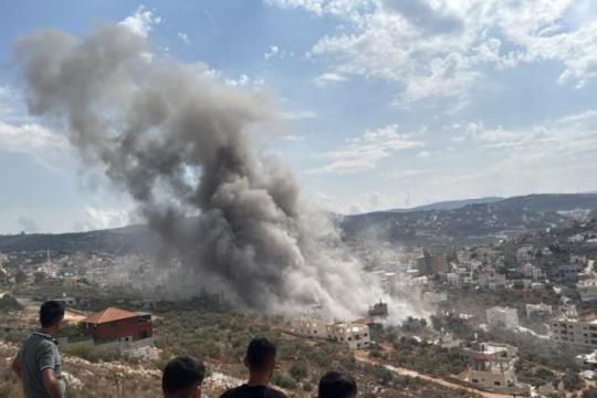 الاحتلال يهدم منزلًا ويفجر آخر جنوب نابلس