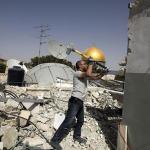 الاحتلال يجبر مواطناً مقدسياً على هدم منزله ذاتياً في سلوان