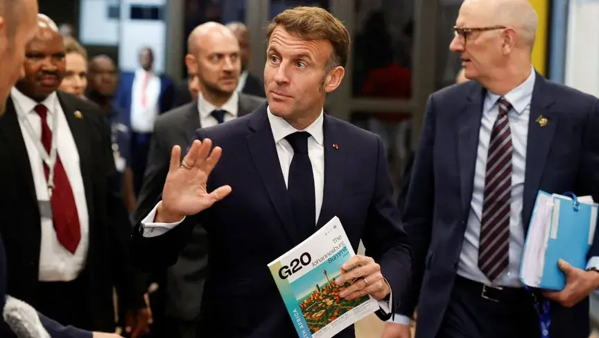 الرئيس الفرنسي يؤكد ضرورة التزام الأطراف بتعهداتها في غزة، ويدعو لاستئناف الحوار في السودان، ويعلن إطلاق "مسار جديد" للعلاقات مع الجزائر