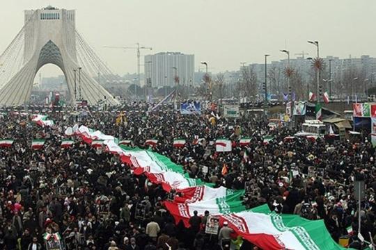 إيران تدعو الشباب لتشكيل سلاسل بشرية حول محطات الكهرباء قبيل تهديد ترامب