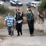 3 مصابين وإحراق عدد من المركبات في هجوم للمستوطنين على نابلس