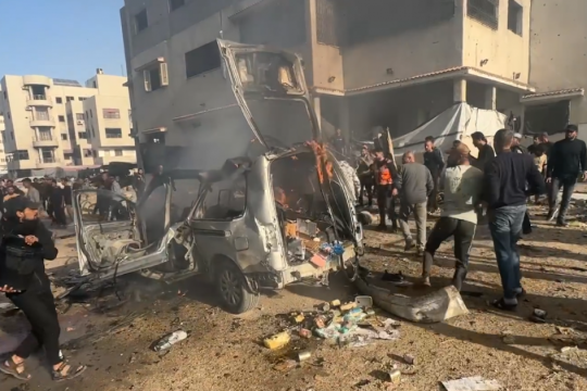 جيش الاحتلال يزعم استهداف 3 من عناصر حماس في غارات على غزة