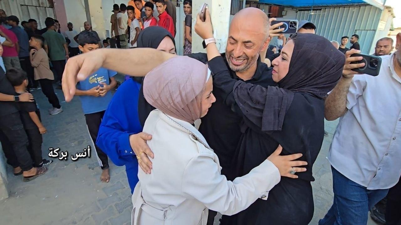 اللجنة الدولية للصليب الأحمر تشرف على نقل المحررين لإجراء الفحوصات الطبية قبل لمّ شملهم بعائلاتهم