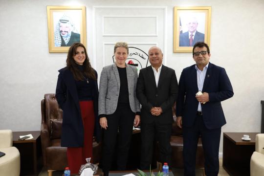 أبو هولي يناقش مع القنصل السويدي تمويل "الأونروا" وحماية حقوق اللاجئين الفلسطينيين