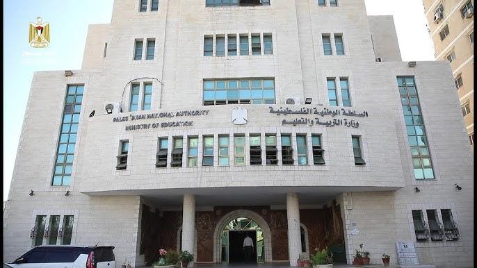 اقتحامات المدارس وكتابة شعارات عنصرية واستهداف المؤسسات التعليمية يهدد مستقبل آلاف الطلبة الفلسطينيين