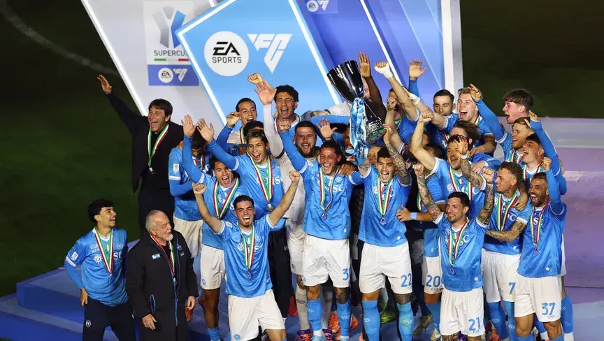 ديفيد نيريس يقود الفريق الجنوب إيطالي لجمع بطولتي الدوري والسوبر في 2025