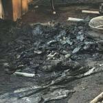 مستوطنون يحرقون مسجدًا في ديراستيا ويخطّون شعارات عنصرية