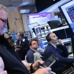 الأسهم الأميركية ترتفع بقوة وتقترب من مستويات قياسية بدعم تراجع مخاوف التضخم