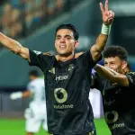 الأهلي يواصل انطلاقته القوية بثنائية في شباك زد ويتصدر الدوري المصري