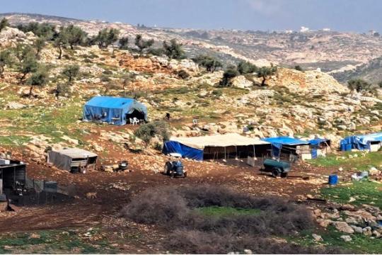 اعتداءات المستوطنين تدفع سكان الطيبة للهجرة: «نخاف على أطفالنا»