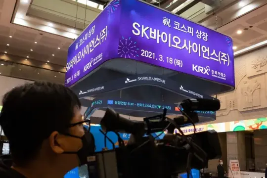 الأسهم الآسيوية تواصل مكاسبها للأسبوع الرابع بدعم من تراجع رهانات رفع الفائدة الأميركية