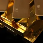 الذهب يتمسك بالتراجع مع صعود النفط وتصاعد رهانات رفع الفائدة الأميركية