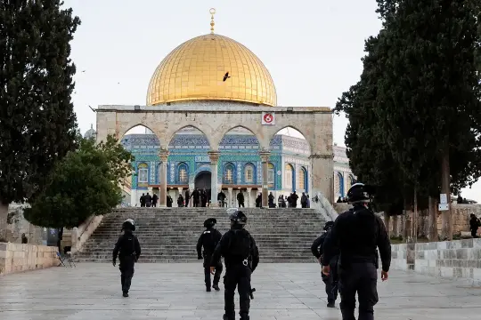 الاحتلال يُبعد طفلاً مقدسياً عن المسجد الأقصى لمدة 6 أشهر