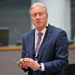 وزير الخارجية اللبناني يدعو لوقف اعتداءات إسرائيل وتسليم سلاح حزب الله