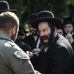 زعيم "ديغل هتوراة" يدعم قانون إعفاء الحريديين من التجنيد وسط ضغوط قضائية