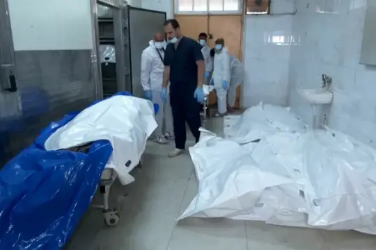 الاحتلال يسلم جثامين 54 شهيداً وصناديق تضم أشلاء عبر الصليب الأحمر