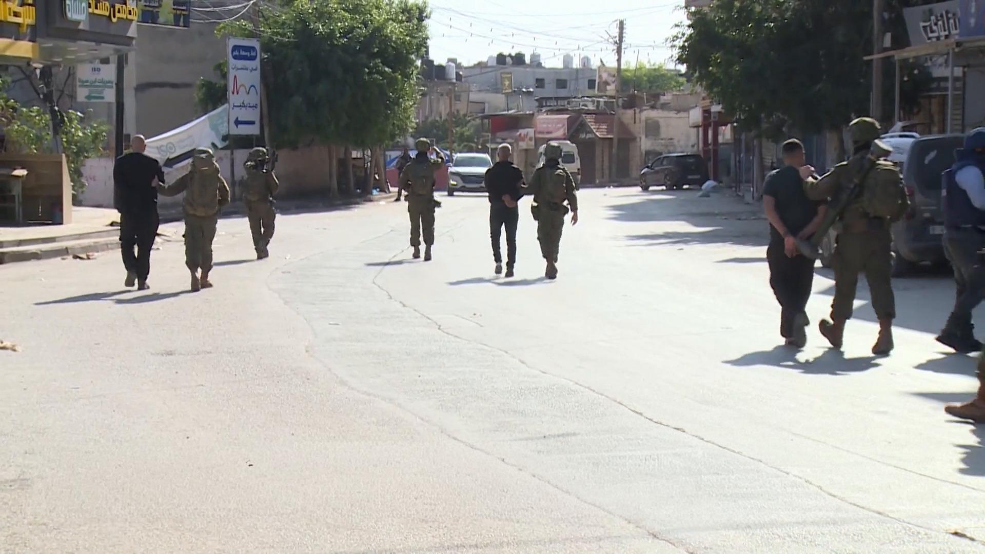 قوات الاحتلال تواصل حصار المدينة واستخدام المنازل كثكنات عسكرية