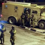 اقتحامات واعتداءات واسعة في الضفة الغربية.. الاحتلال يداهم بلدات والمستوطنون يصعّدون هجماتهم