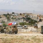 الاحتلال الإسرائيلي يستكمل شق طريق استيطاني في أراضي تقوع جنوب شرق بيت لحم