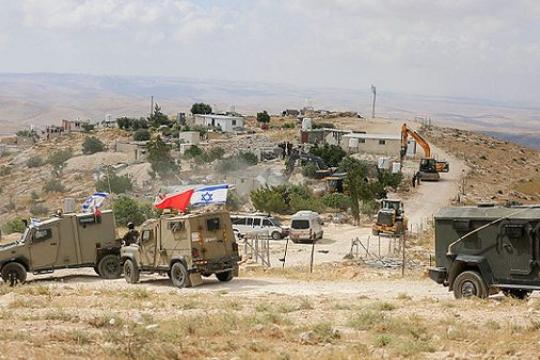 الاحتلال الإسرائيلي يستكمل شق طريق استيطاني في أراضي تقوع جنوب شرق بيت لحم