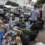 تحذيرات من انهيار وشيك لمنظومة إدارة النفايات في قطاع غزة وسط تفاقم الأزمة البيئية