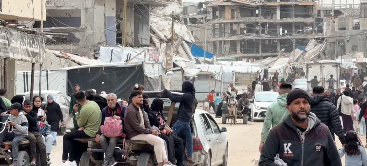 تقارير أممية: انخفاض شاحنات المساعدات إلى 60 يومياً وسط قيود مشددة على المعابر وتدهور متواصل للأوضاع الإنسانية