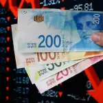 سعر صرف العملات والذهب مقابل الشيكل في السوق الفلسطيني اليوم الخميس