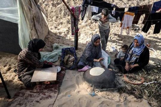 تدهور صحي وغذائي حاد في غزة يحذر من كارثة إنسانية متفاقمة