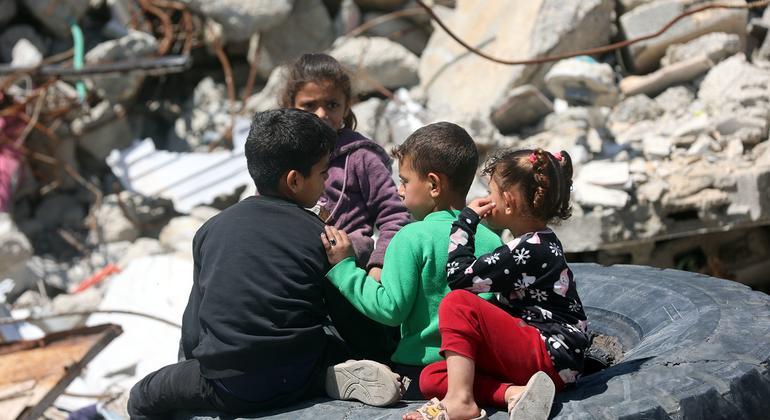 يوم الطفل العالمي: نحو 19 ألف طفل استشهدوا وأصيب 28 ألفا آخرين منذ بداية حرب الإبادة